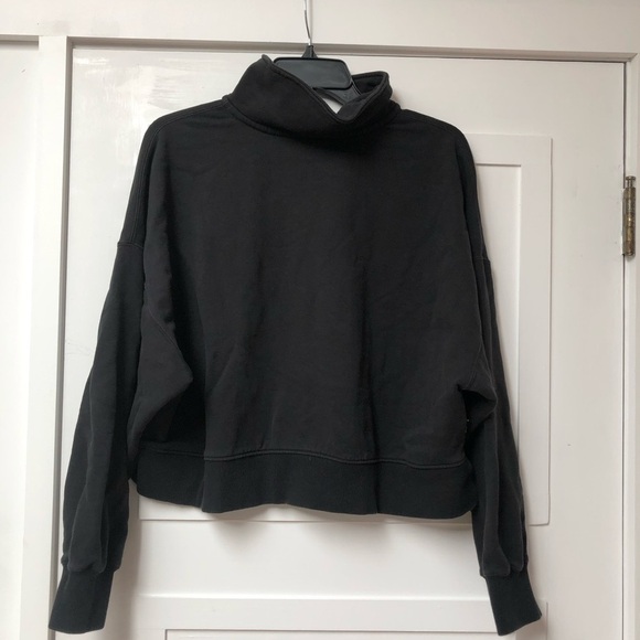 Puma black semi crop sweatshirt athletic wear v neck black L - Picture 5 of 7